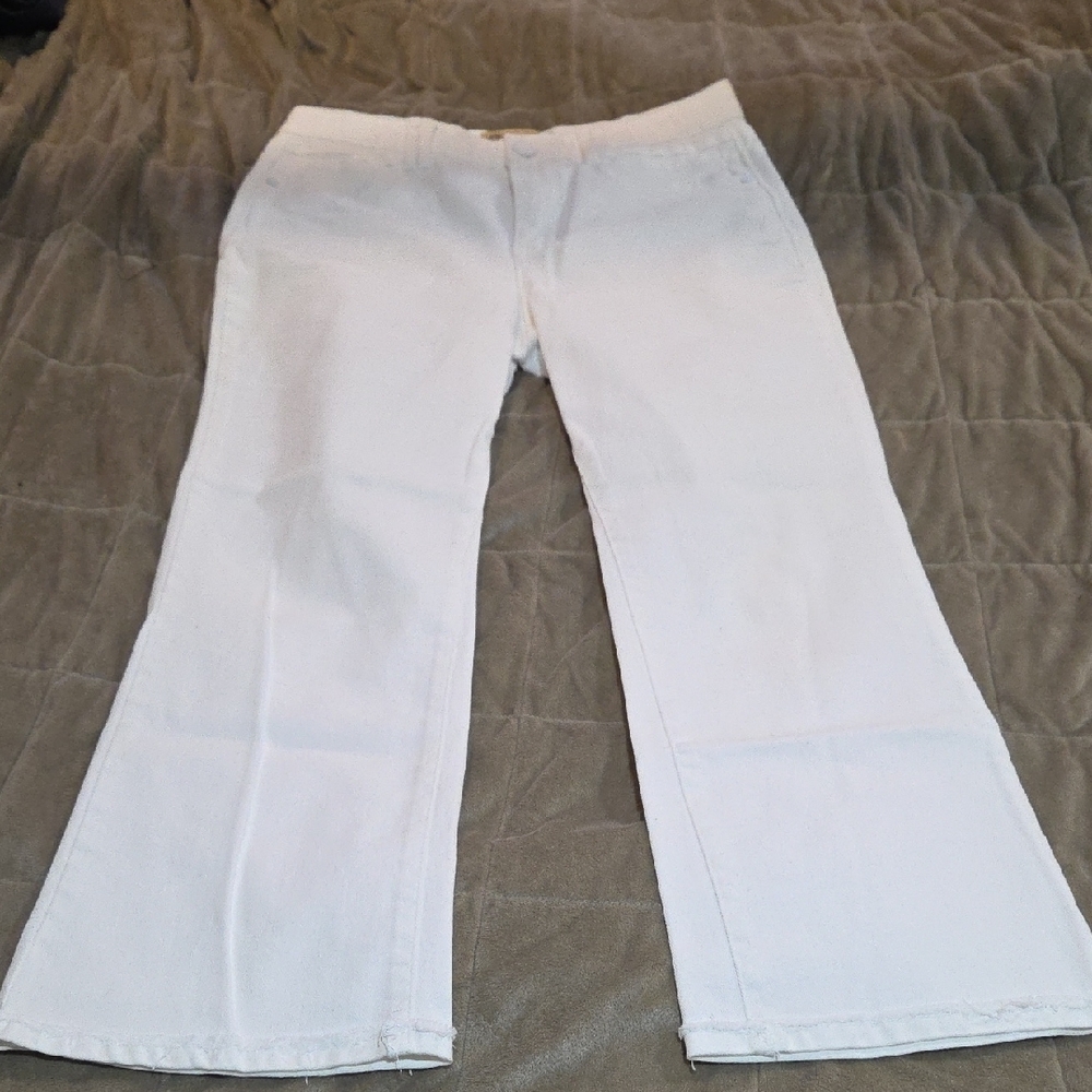 Democracy Women's Straight Leg White Jeans - Picture 4 of 5